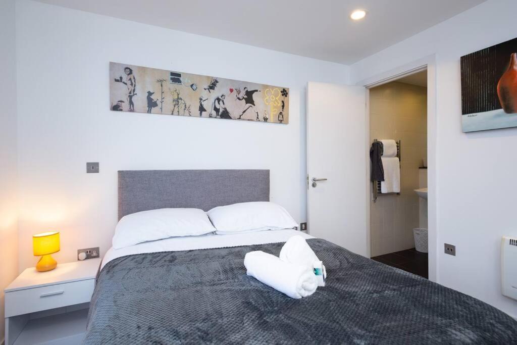 Stylish Mediacity 2Bed, Sleeps 6, Amazing Views Manchester Bagian luar foto