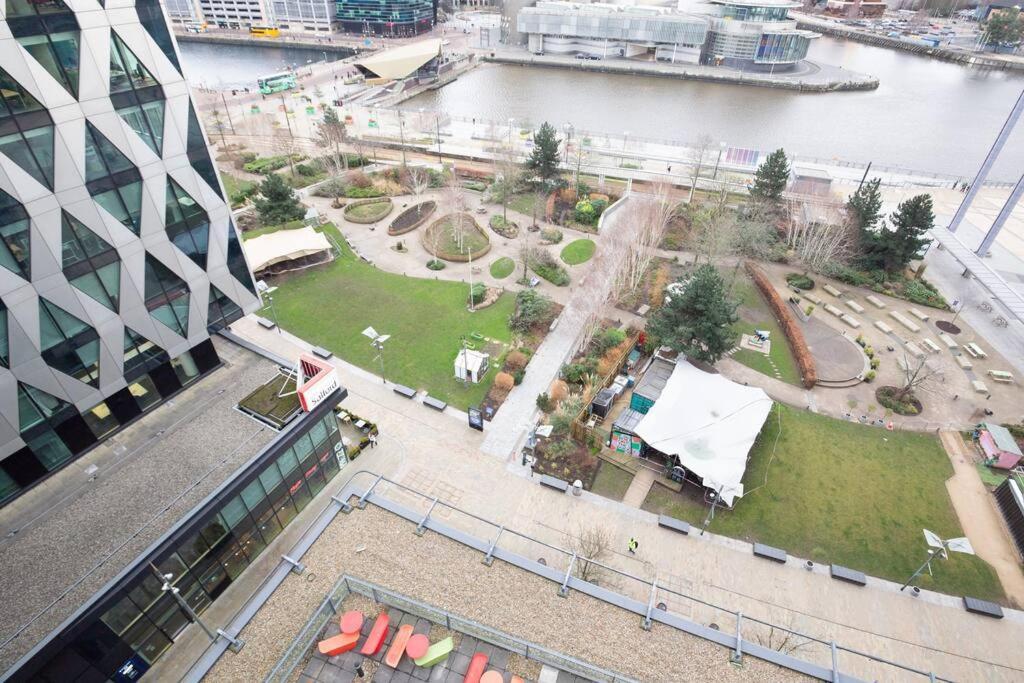 Stylish Mediacity 2Bed, Sleeps 6, Amazing Views Manchester Bagian luar foto