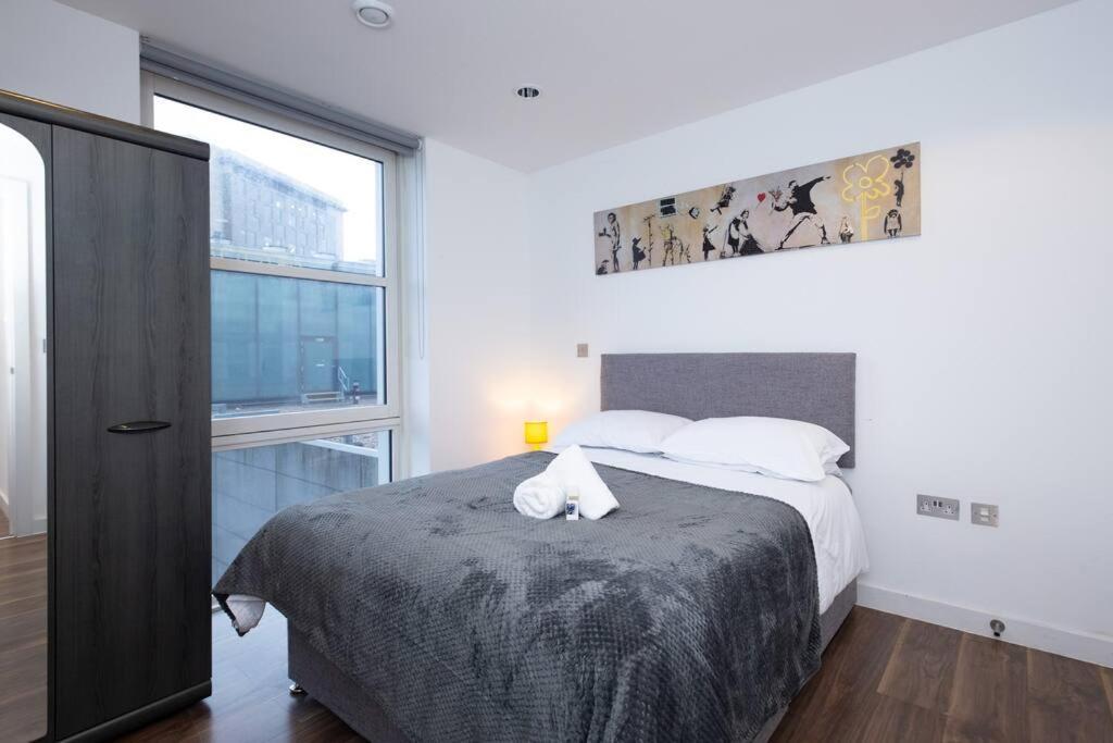 Stylish Mediacity 2Bed, Sleeps 6, Amazing Views Manchester Bagian luar foto