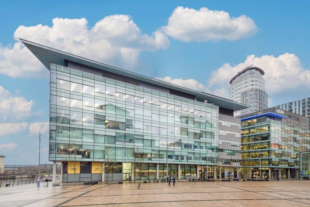 Stylish Mediacity 2Bed, Sleeps 6, Amazing Views Manchester Bagian luar foto