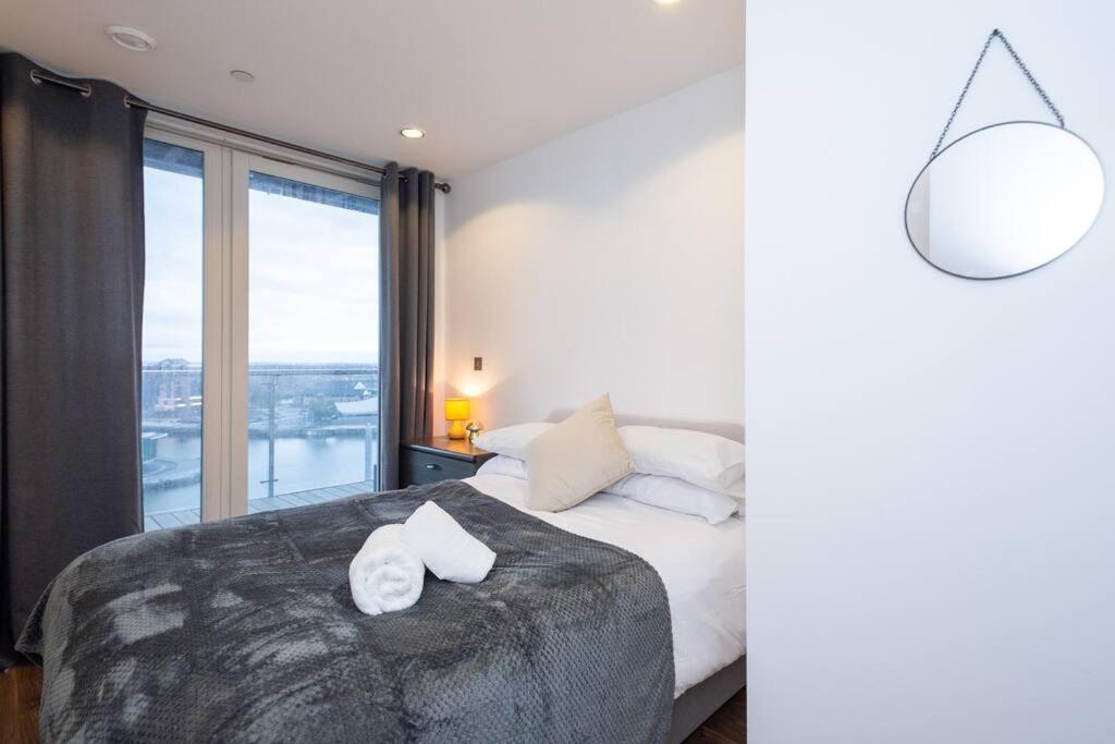 Stylish Mediacity 2Bed, Sleeps 6, Amazing Views Manchester Bagian luar foto