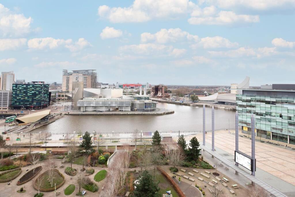 Stylish Mediacity 2Bed, Sleeps 6, Amazing Views Manchester Bagian luar foto