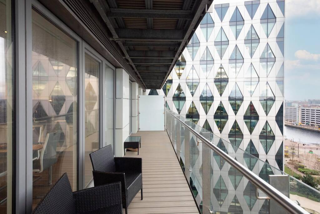 Stylish Mediacity 2Bed, Sleeps 6, Amazing Views Manchester Bagian luar foto